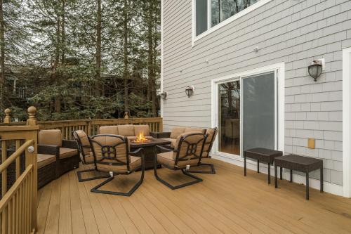 Spacious Oceanview Villa Elegant Coastal Escape, Sleeps 22 in 新倫敦