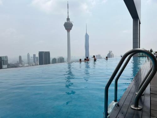 The Platinum KLCC By Aura Suites - image 14