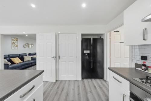 Lara's 4 Bedroom House near Coventry in Foleshill