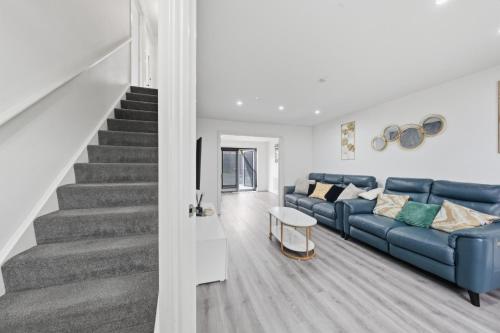 Lara's 4 Bedroom House near Coventry in Foleshill