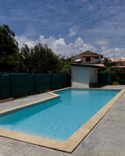 Cocon Montabo - logement tout équipé avec climatisation et Wi-Fi - à seulement 5 min de la plage (Cocon Montabo - logement tout equipe avec climatisation et Wi-Fi - a seulement 5 min de la plage) in กาแยน