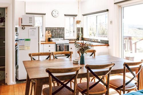 Bay of Fires - Beachfront - Sloop Cottage in The Gardens