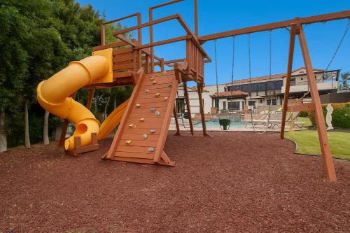 Facilities, Epic Resort Villa: Pool Spa Firepit View Games in Sunset Cliffs