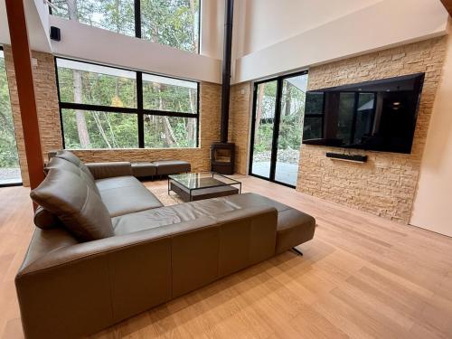 Modern Spacious 4 Bedroom, 4 Bath Near Hakuba47