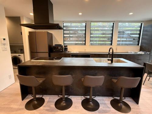 Modern Spacious 4 Bedroom, 4 Bath Near Hakuba47