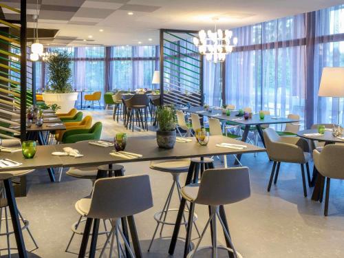 ห้องอาหาร, โรงแรมเมอร์เคียว แยร์ ซองทร์ (Hôtel Mercure Hyères Centre) in ไฮเยเรส
