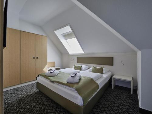 1 queen bed