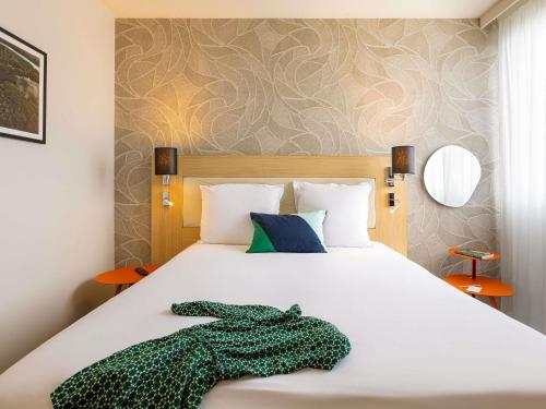 1 queen bed