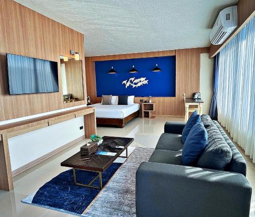 room detail thumbnail 1