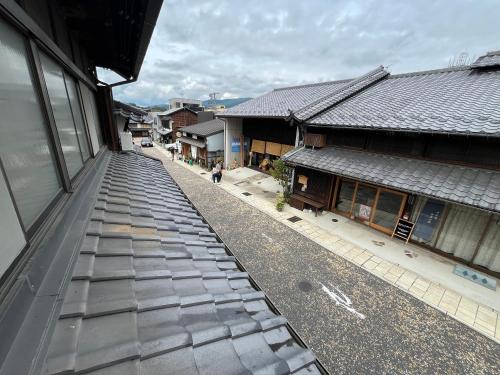 宿場を眺める古民家宿陽屋-Hinataya-