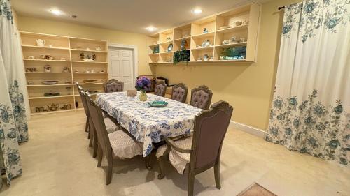 Spacious Guest Suite 5 Minutes to Princeton University with Free Parking in Other