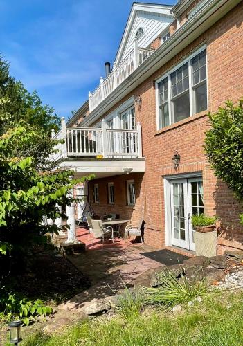 Spacious Guest Suite 5 Minutes to Princeton University with Free Parking in Other