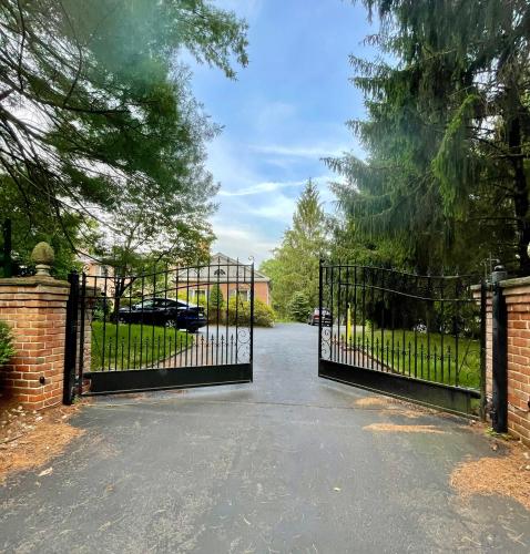 Spacious Guest Suite 5 Minutes to Princeton University with Free Parking