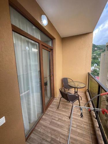 Seaview studio apartment - Tap to explore photos