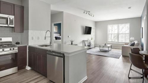 บริการและสิ่งอำนวยความสะดวก, Landing Beautiful 2BD Clubhouse Gym in ออดูบอน (PA)