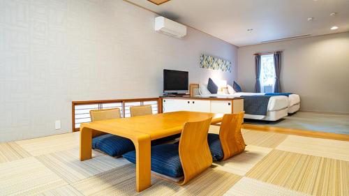 room detail thumbnail 0