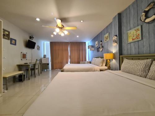 room detail thumbnail 0