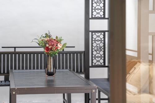 YunXuan - Generous Central Flat with Exclusive Courtyard - image 2