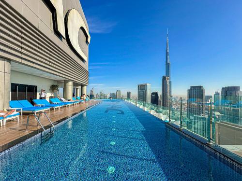 ElysianSky Burj Khalifa Views 3Br apartment in Paramount Hotel Midtown with 64th Floor Rooftop Pool, Dubái (foto 3)