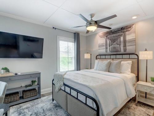 Brand New Vacation Home! Luxurious & Fun Roof top deck private parking! - main image