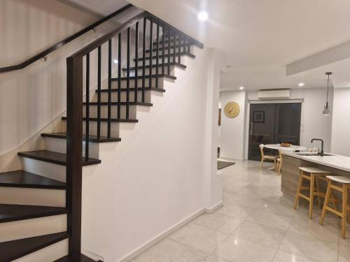 Facilities, Begonia Residence - A Walk to Deakin University in Burwood