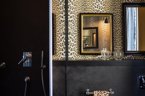 Velona's Jungle Luxury Suites - image 6