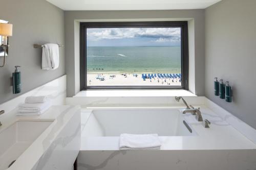 Hilton Marco Island Beach Resort and Spa - image 11