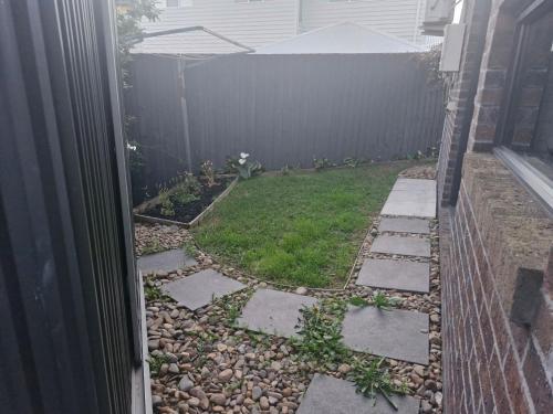 Facilities, Begonia Residence - A Walk to Deakin University in Burwood