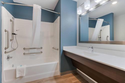 WoodSpring Suites Tamarac - image 8