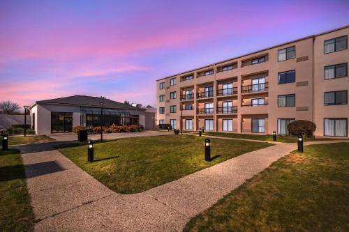 Sonesta Select Arlington Heights North - image 7