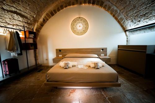 Myra Bari Bed & Spa