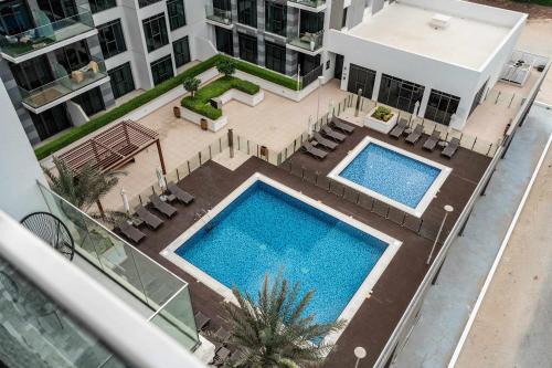 Elegant 3BR & City Skyline View | Azizi Greenfield Dubai