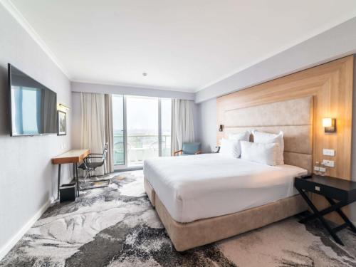 Novotel Brighton Beach - image 2