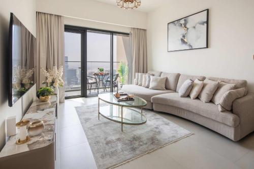 Frank Porter - Burj Royale, Dubai