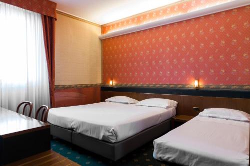 Hotel Des Etrangers - image 12