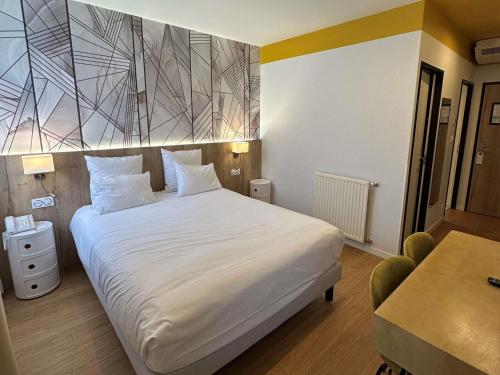 Standard Room with Four Single Beds