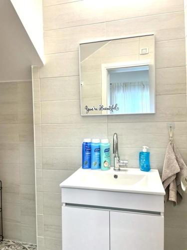 Badkamer, Falkor's Nest in Mount Carmel