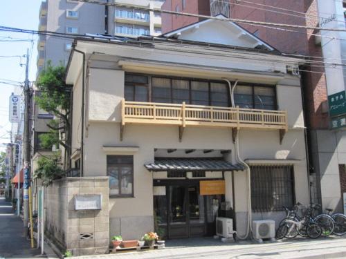 Taito Ryokan Stop at Taito Ryokan to discover the wonders of Tokyo. The hotel offers a wide range of amenities and perks to ensure you have a great time. Facilities like luggage storage, laundry service are readil