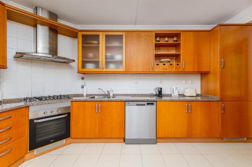 Villa 97 by Trip2Portugal in อเราโลส