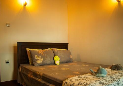 Knight's Dale Knuckles Holiday Bungalow in Panwila