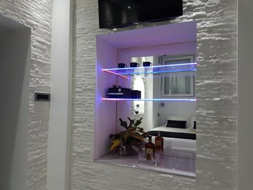 Monroe Apartment - image 5
