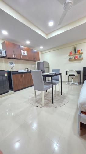 Lite Stays - Khar West, Bombaj (fotografie 8)