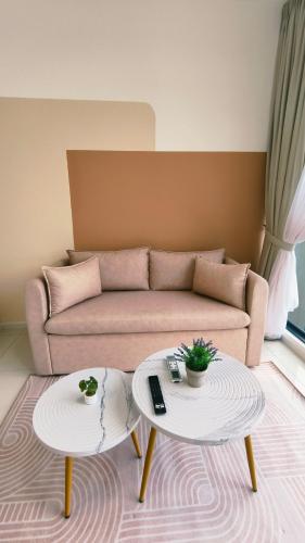 Eshue Designer Suites Majestic Residence - image 4