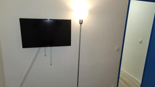 1 chambre meublé avec cuisine privé métro 7 la Courneuve (1 chambre meuble avec cuisine prive metro 7 la Courneuve) in Ла Курньов