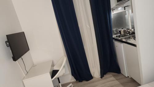 1 chambre meublé avec cuisine privé métro 7 la Courneuve (1 chambre meuble avec cuisine prive metro 7 la Courneuve) in Ла Курньов