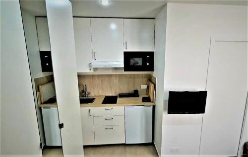 Studio Charmant et Cosy Proche Paris et Bourget Ideal pour Couples et professionnels moins 15 pource in Дрансі