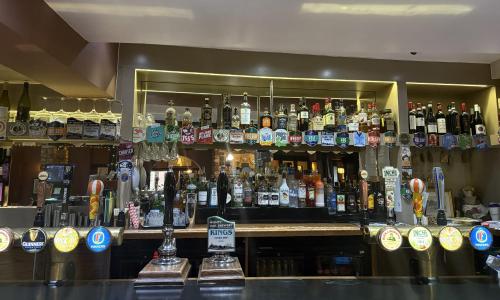 The Red Lion Hotel - image 11