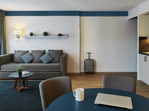 2 bedrooms, 4 beds