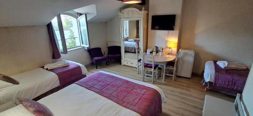 2 queen beds