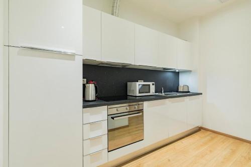 120 m2 Tomas Garrigue Masaryk 3BDR Apartment, Прага (фото 9)